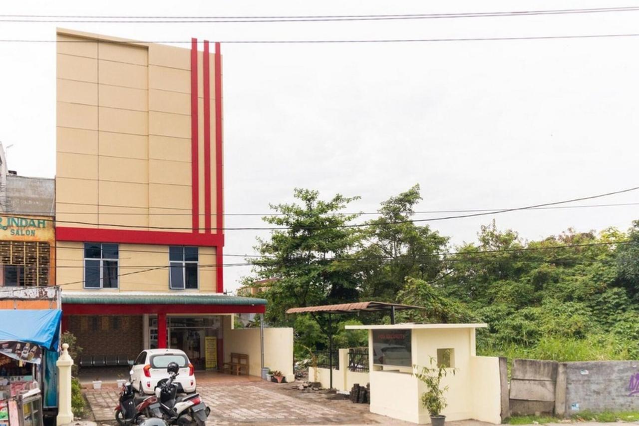 Reddoorz Plus @ Jalan Gatot Subroto Medan Sunggal المظهر الخارجي الصورة